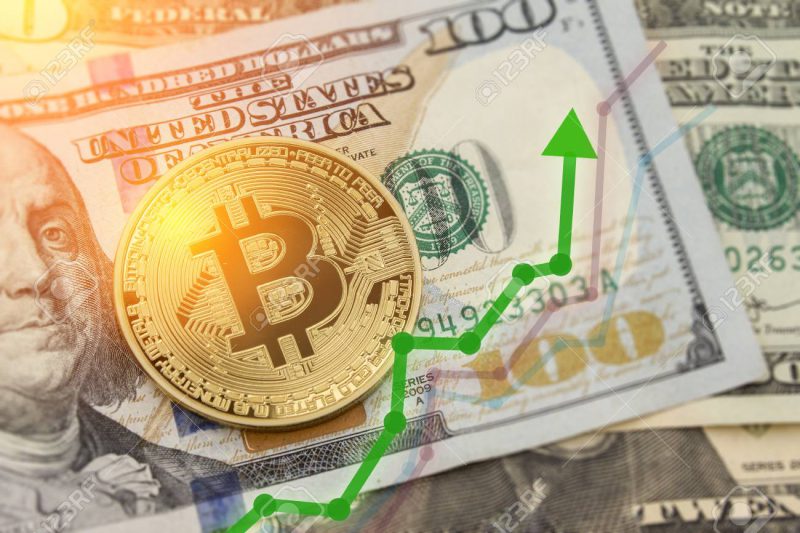 Ilustrasi Bitcoin dan dolar AS. Sumber: Pixabay.