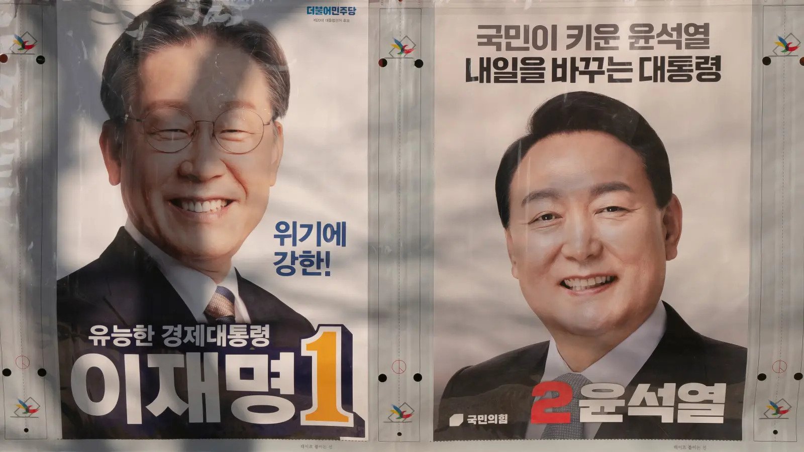 Kandidat Presiden Korea Selatan, Lee Jae-myung (kiri) dan Yoon Suk-yeol (kanan). Foto: Blockworks.