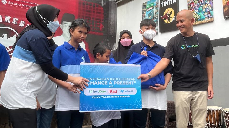 Penyerahan Donasi Kado Lebaran kepada yayasan biruku Indonesia, Bandung 13 Mei 2022