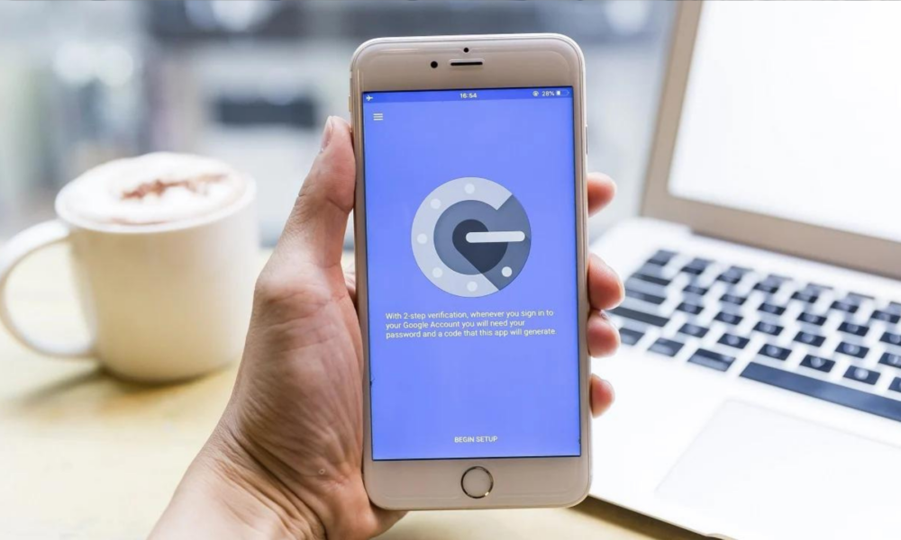 Ilustrasi aplikasi Google Authenticator. Foto: Shutterstock.