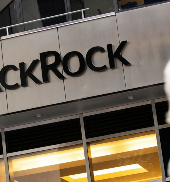 BlackRock makin mantap melangkah ke market kripto incar investor kaya. Sumber: Jeenah Moon/Bloomberg.