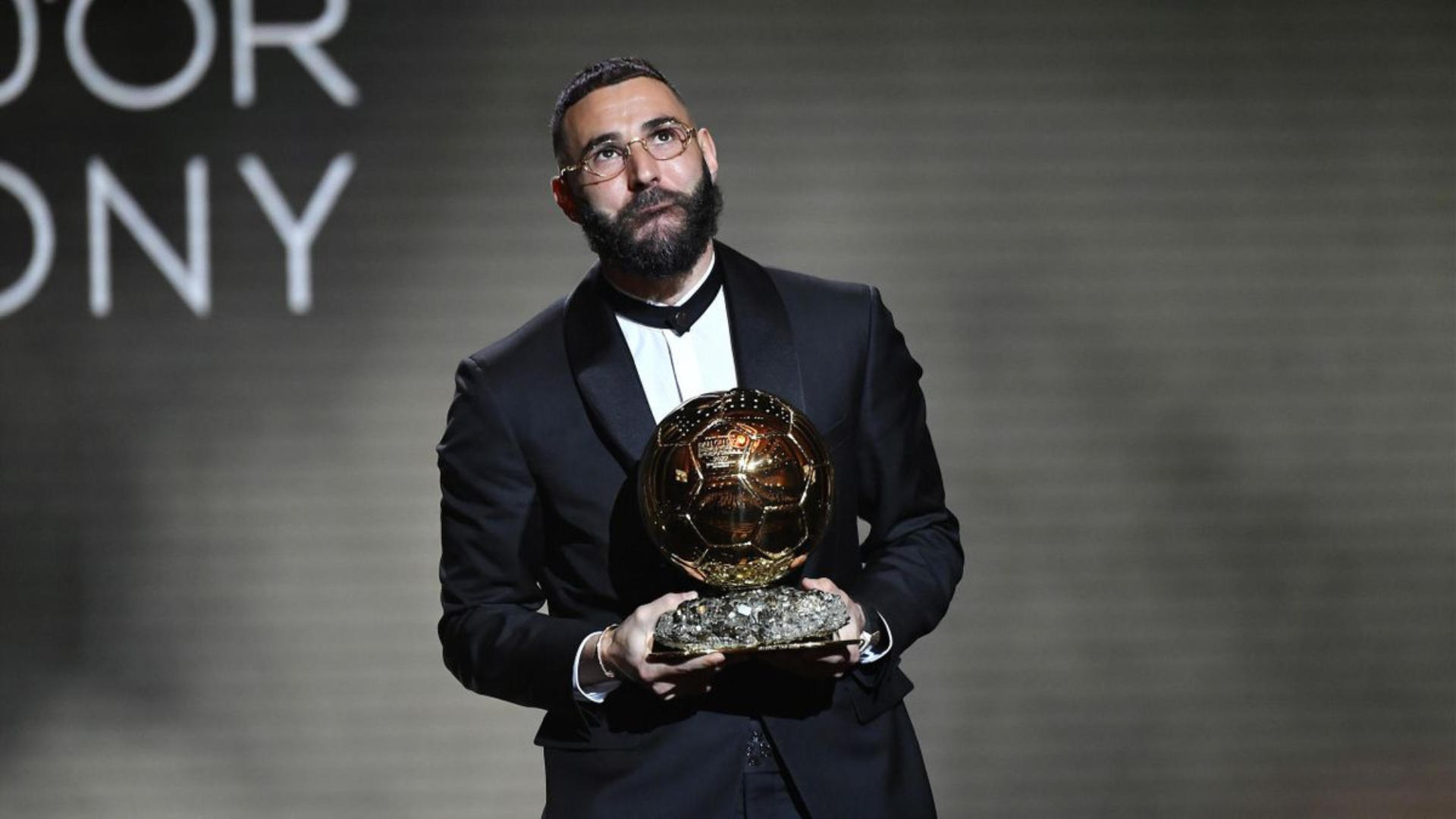 Daftar pemenang Ballon d'Or yang dapat NFT beserta pialanya. Foto: Getty Images.