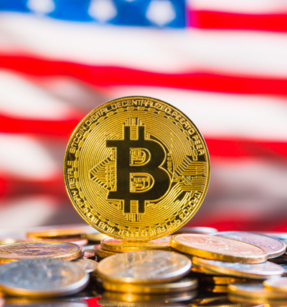 Ilustrasi bendera Amerika Serikat dan Bitcoin. Sumber: Shutterstock.