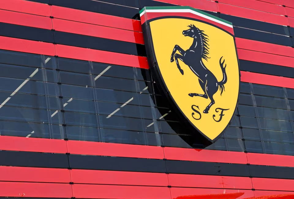 Logo Ferrari. Sumber: REUTERS/Flavio Lo Scalzo.