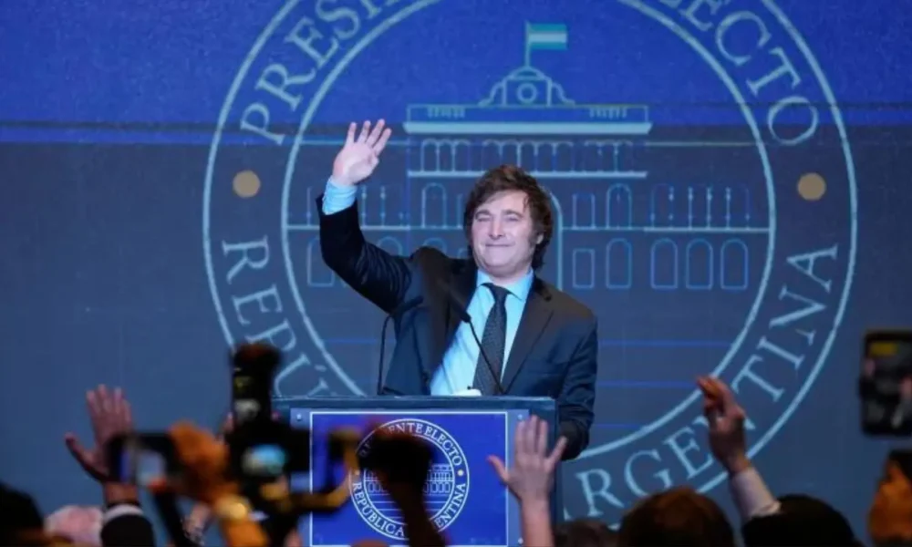 Javier Milei dengan gemilang memenangkan pemilihan presiden Argentina. Sumber: Natacha Pisarenko/AP.