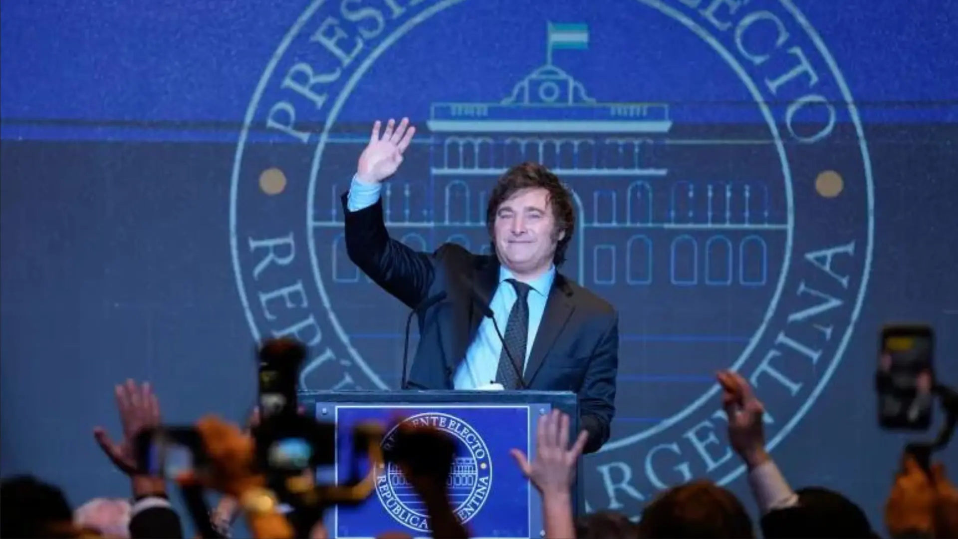 Javier Milei dengan gemilang memenangkan pemilihan presiden Argentina. Sumber: Natacha Pisarenko/AP.