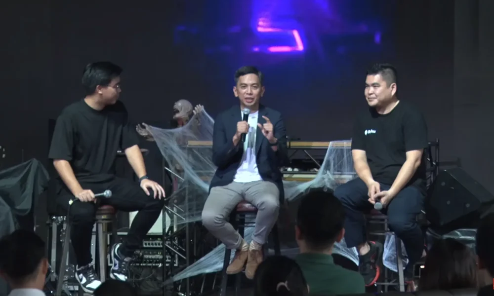 CEO Tokocrypto, Yudhono Rawis. (tengah) Sumber: YouTube Timothy Ronald.