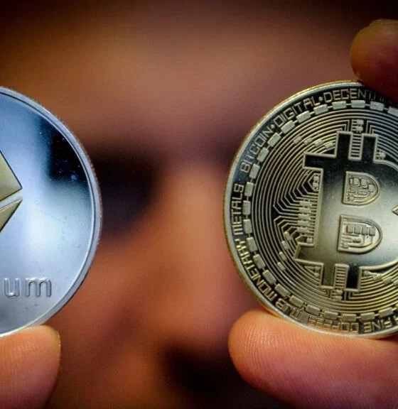 Ilustrasi aset kripto, Bitcoin dan Ethereum.