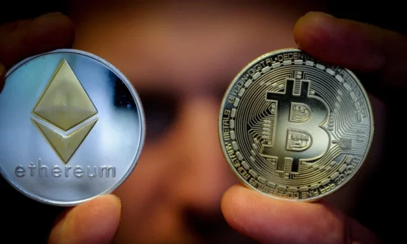 Ilustrasi aset kripto, Bitcoin dan Ethereum.