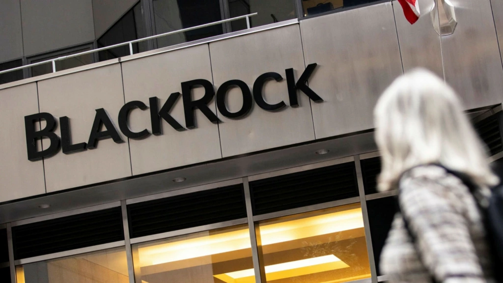 BlackRock makin mantap melangkah ke market kripto incar investor kaya. Sumber: Jeenah Moon/Bloomberg.