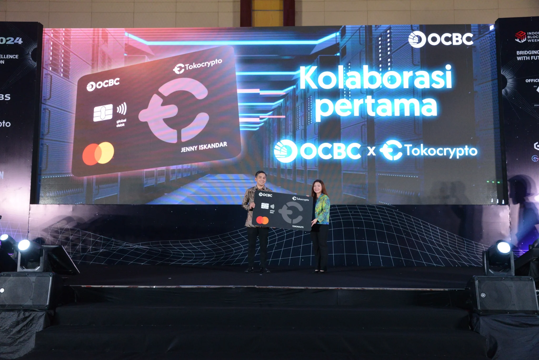 Yudhono Rawis, CEO Tokocrypto dan Chinni Yanti Tjhin, Retail Proposition Division Head OCBC. Sumber: Tokocrypto.