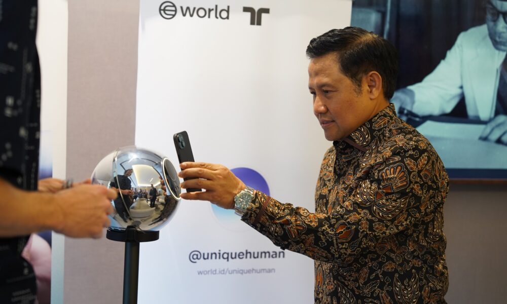 Proyek kripto Worldcoin hadir di Indonesia. Sumber: World.