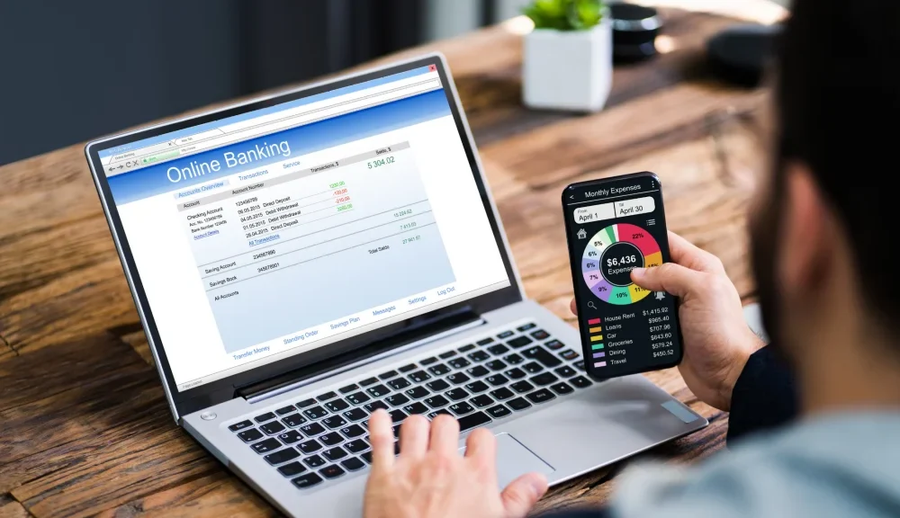 expense tracker adalah
